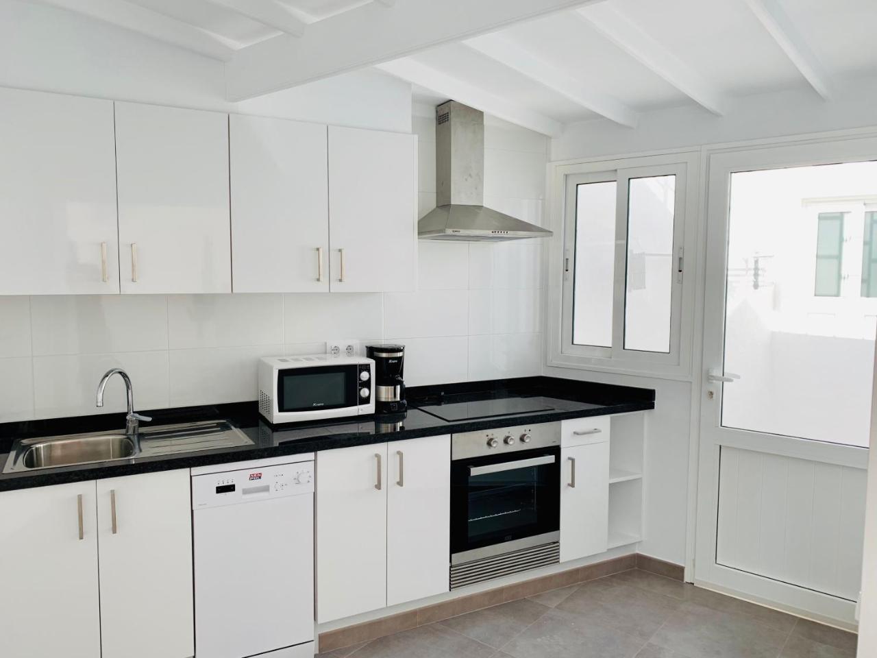 Apartamentos Zalabar Tías Екстериор снимка