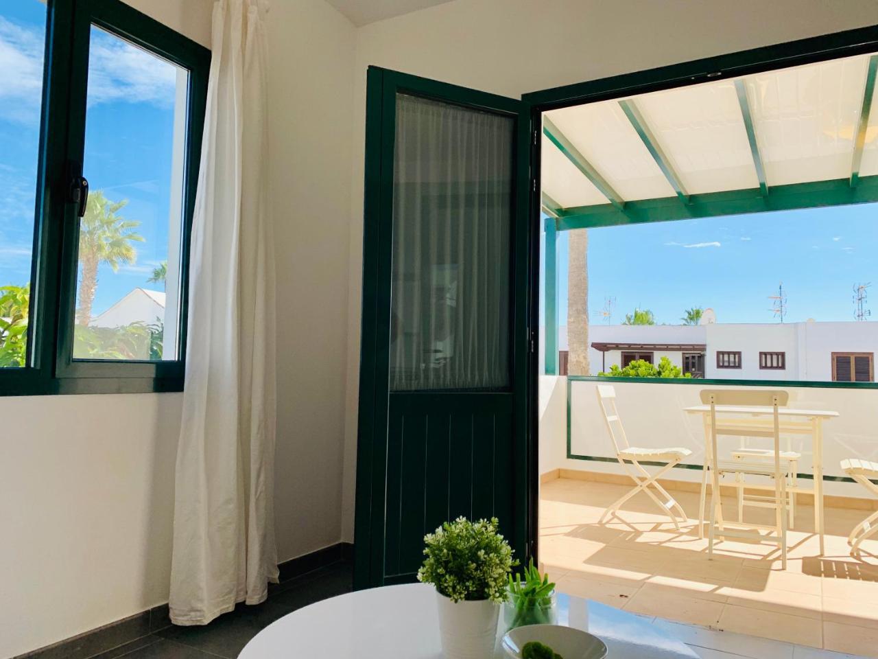 Apartamentos Zalabar Tías Екстериор снимка